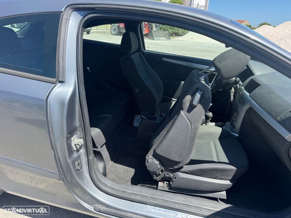 Opel Astra GTC 1.9 CDTI - 9