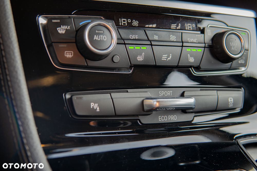 BMW Seria 2 218i Sport Line - 24