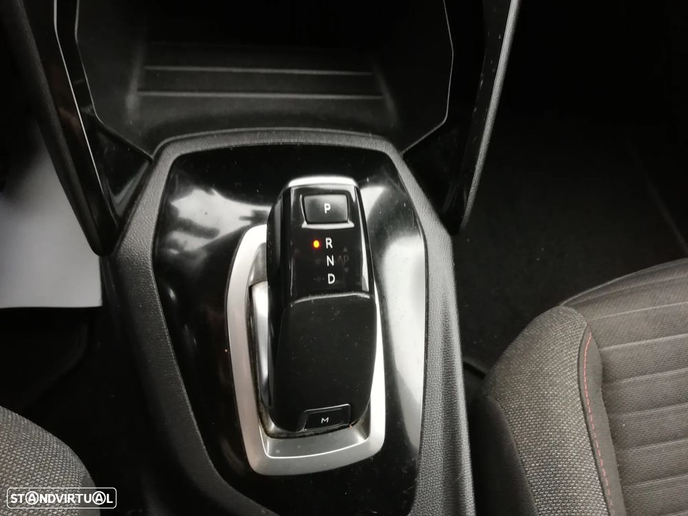 Peugeot 2008 1.5 BlueHDi Allure Pack EAT8 - 16