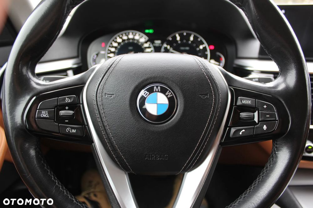 BMW Seria 5 520d Luxury Line - 16