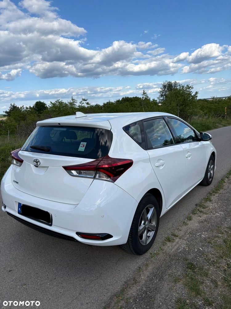 Toyota Auris 1.4 D-4D Active - 5