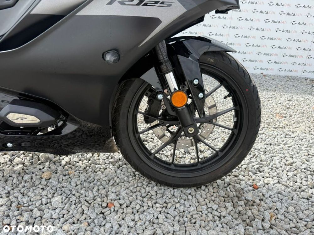 Yamaha YZF - 18