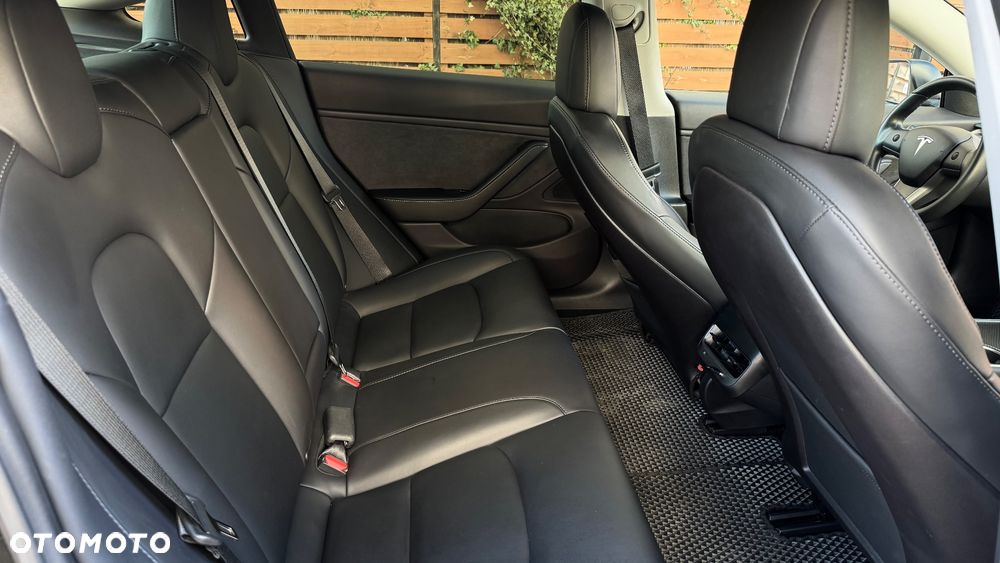 Tesla Model 3 - 16