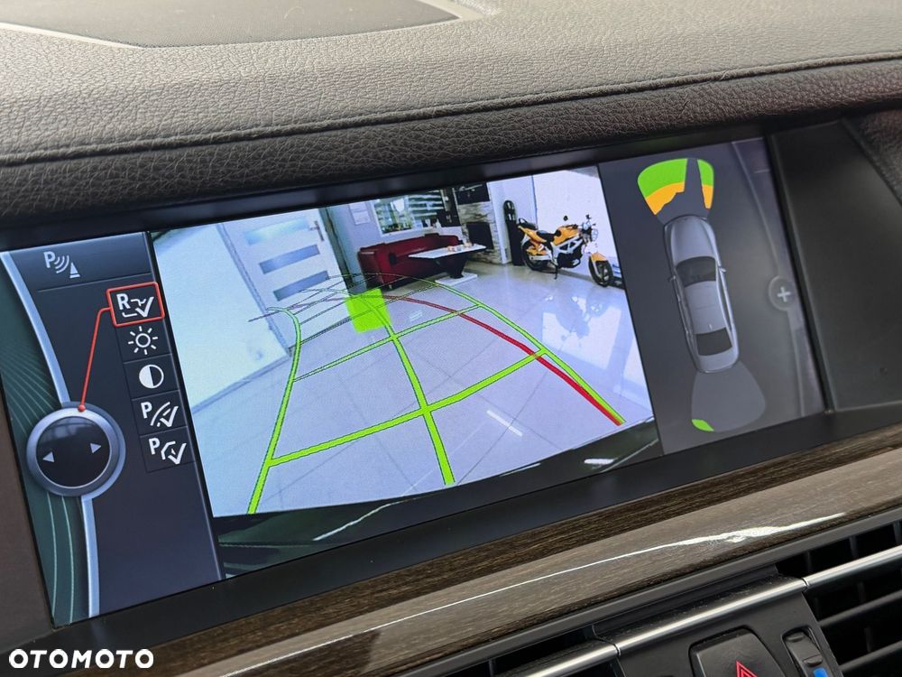 BMW Seria 7 730d - 32