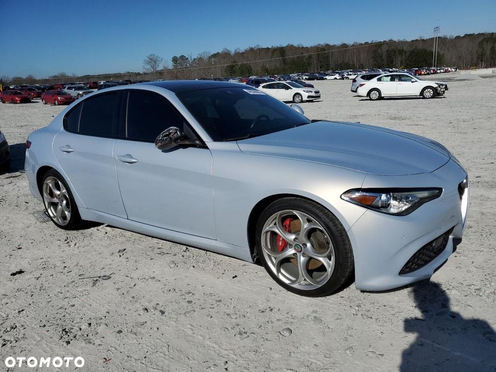 Alfa Romeo Giulia 2.0 Turbo 16V AT8 Veloce - 33