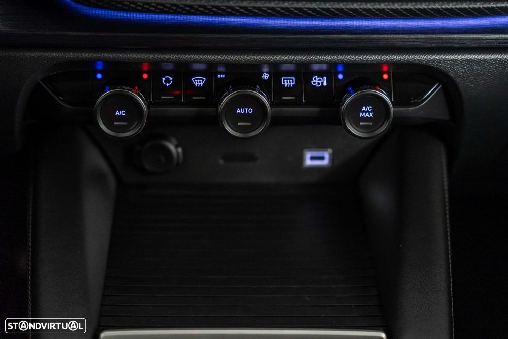 Citroën C5 X 1.6 Hybrid Shine e-EAT8 - 28