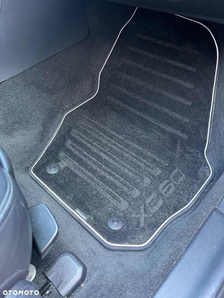 Volvo XC 60 D3 Geartronic Momentum - 28