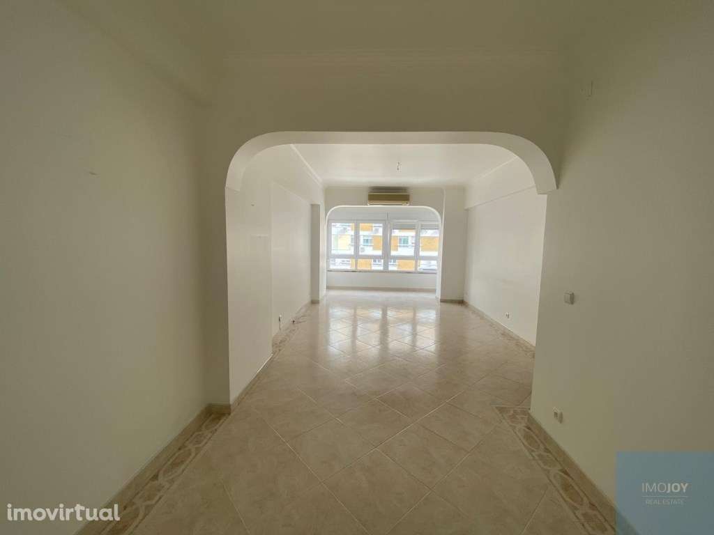 Apartamento T4 com Garagem na Portela de Sacavém - Grande imagem: 2/40