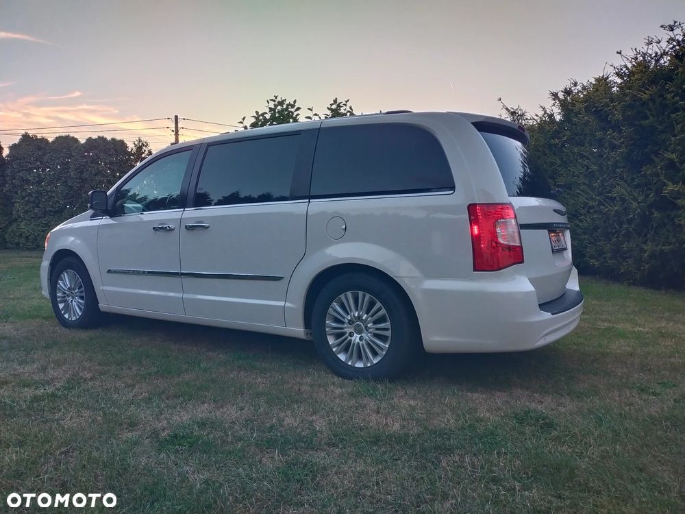 Chrysler Town & Country 3.6 Limited - 36