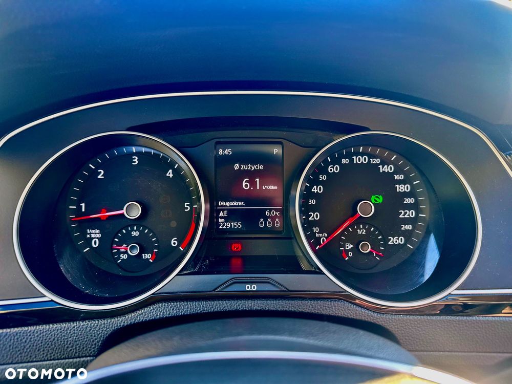 Volkswagen Passat 2.0 TDI SCR DSG Trendline - 29