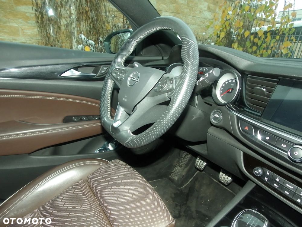 Opel Insignia - 24