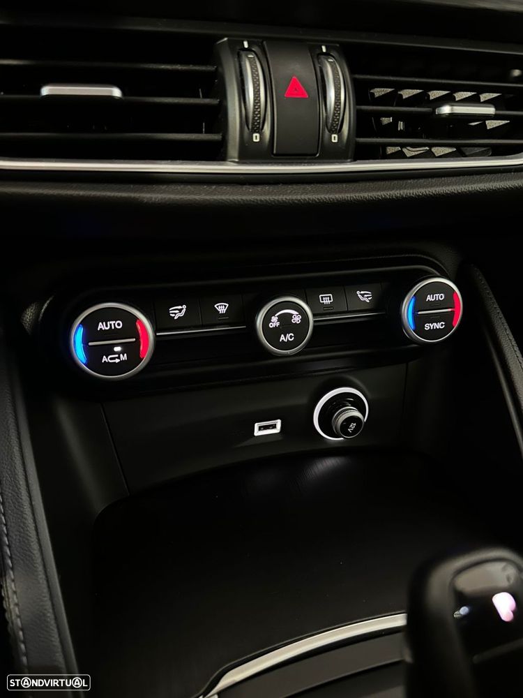 Alfa Romeo Stelvio 2.2 D AT8 - 23