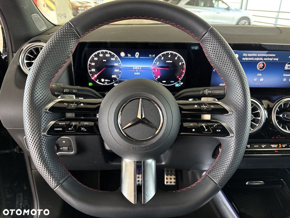 Mercedes-Benz GLA - 12