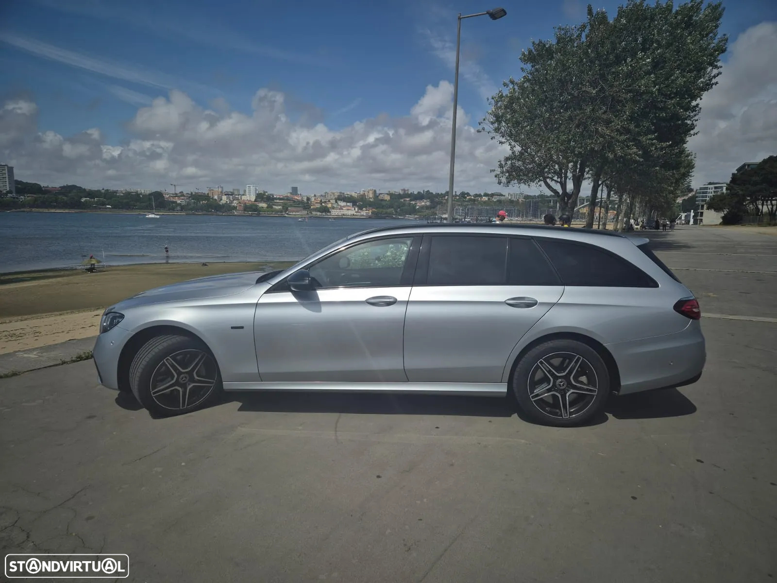 Mercedes-Benz E 300 de AMG Line - 21