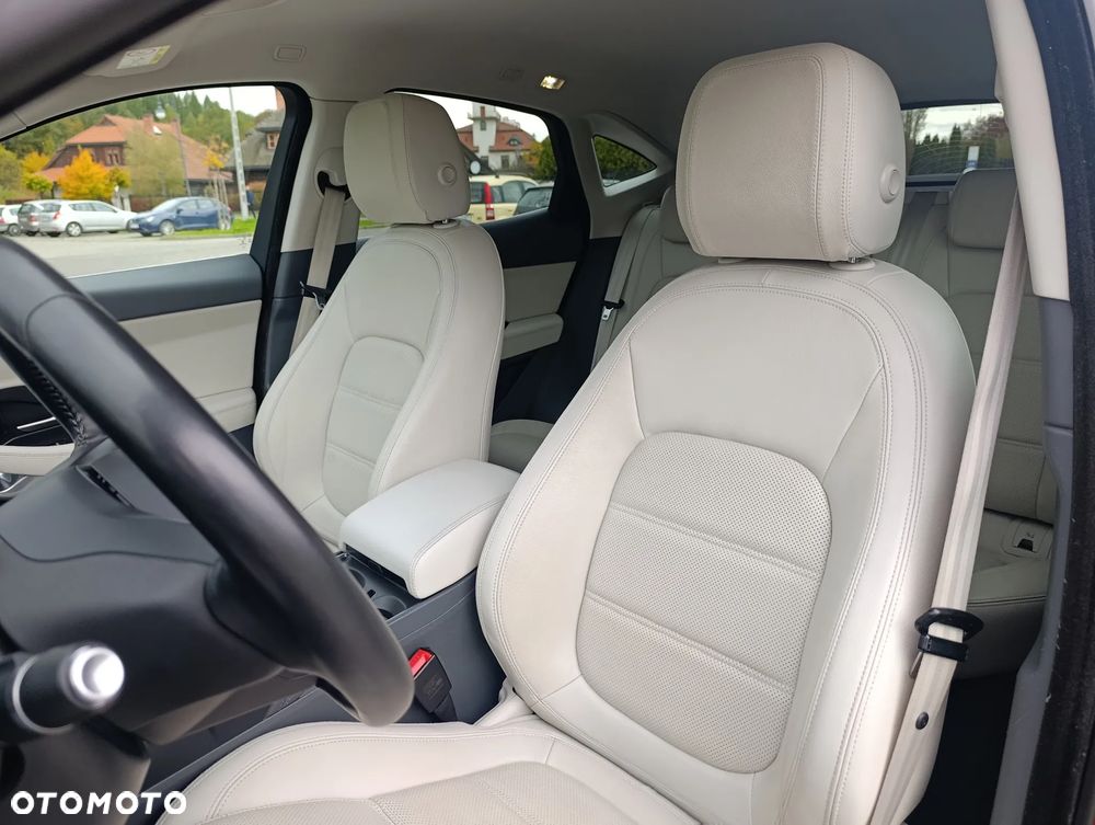 Jaguar E-Pace 2.0 i4P AWD R-Dynamic HSE - 14