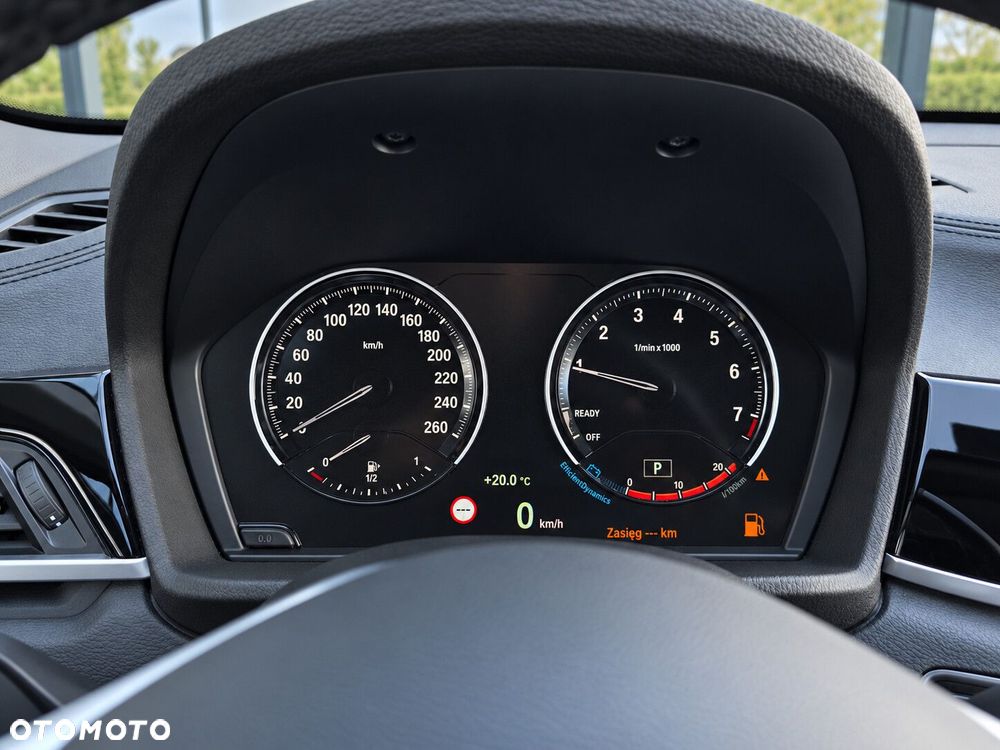 BMW X1 sDrive18i Sport Line - 18