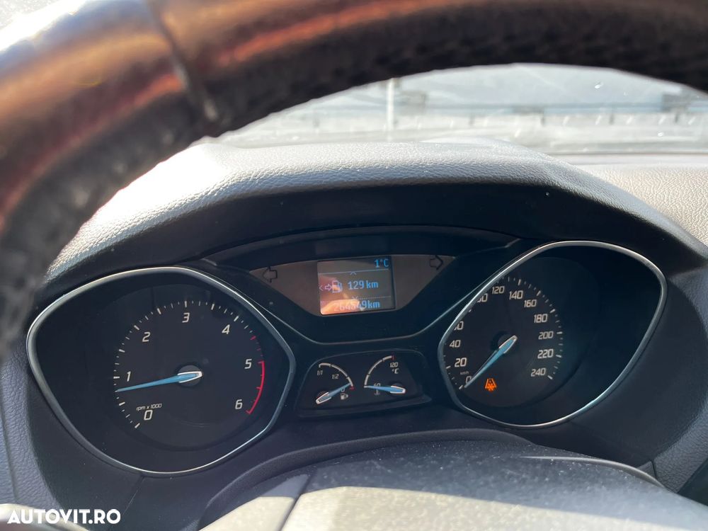 Ford Focus 1.6 TDCi DPF Titanium - 8