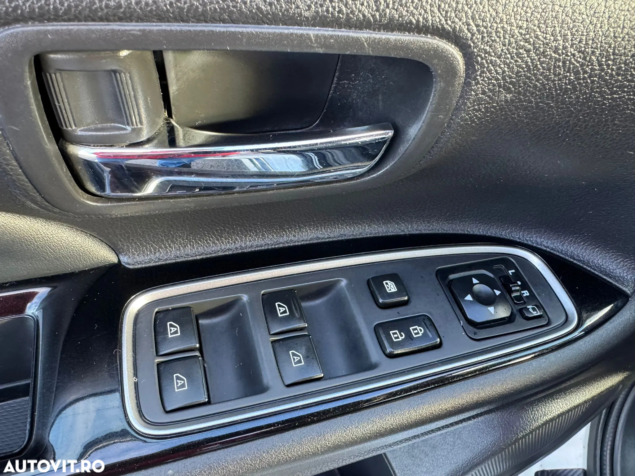 Mitsubishi Outlander 2.4 4WD Plug-In Hybrid Plus - 16