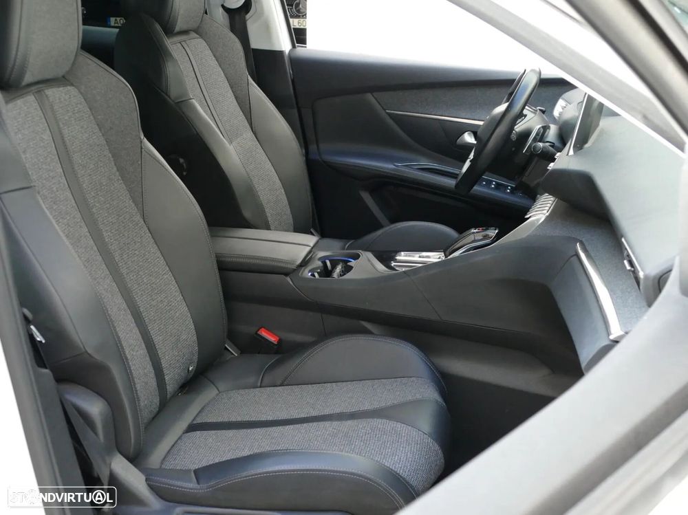 Peugeot 3008 1.6 Hybrid Allure Pack e-EAT8 - 25