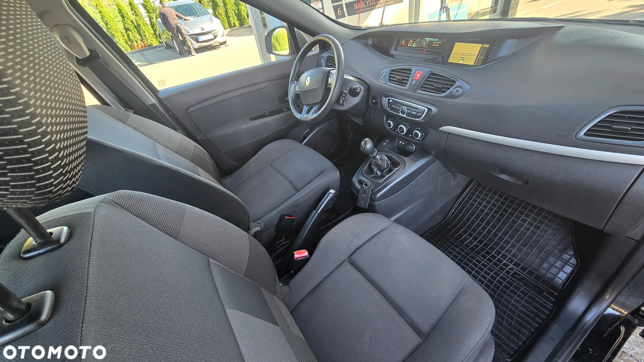 Renault Scenic 1.6 16V 110 Dynamique - 15