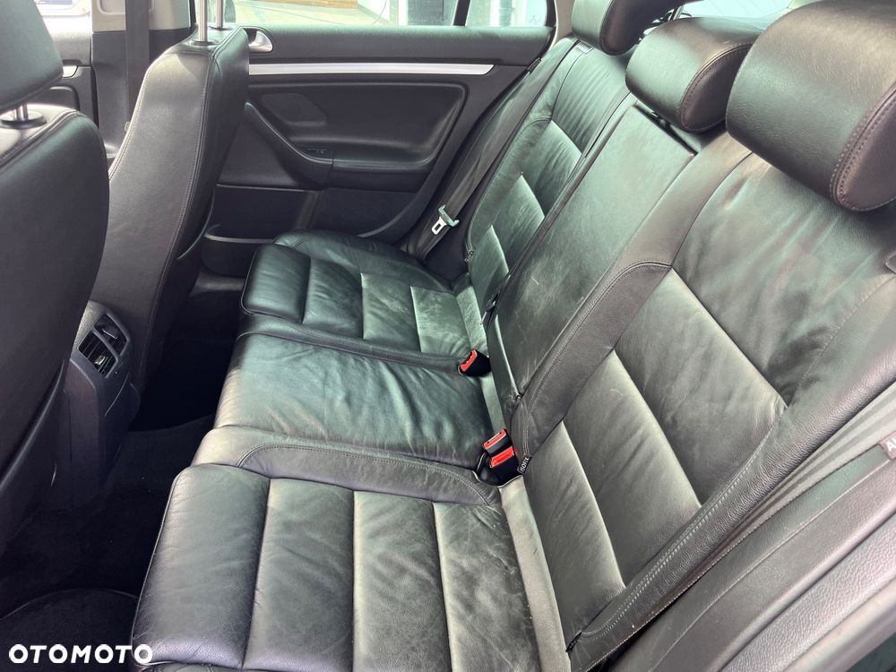 Volkswagen Golf 2.0 TDI DPF DSG Highline - 24