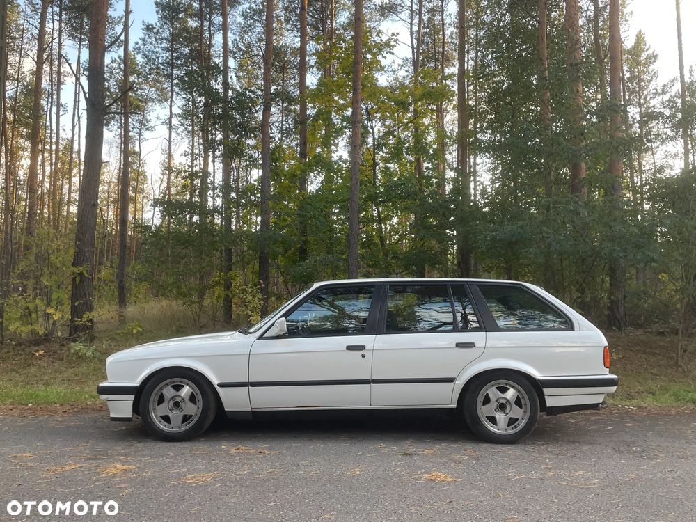 BMW Seria 3 318i Touring - 5