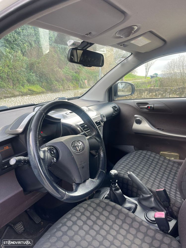 Toyota iQ 1.4 D-4D - 10