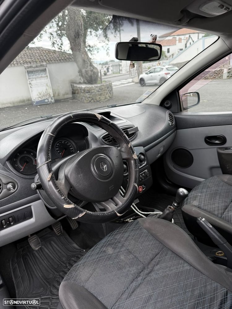 Renault Clio - 12