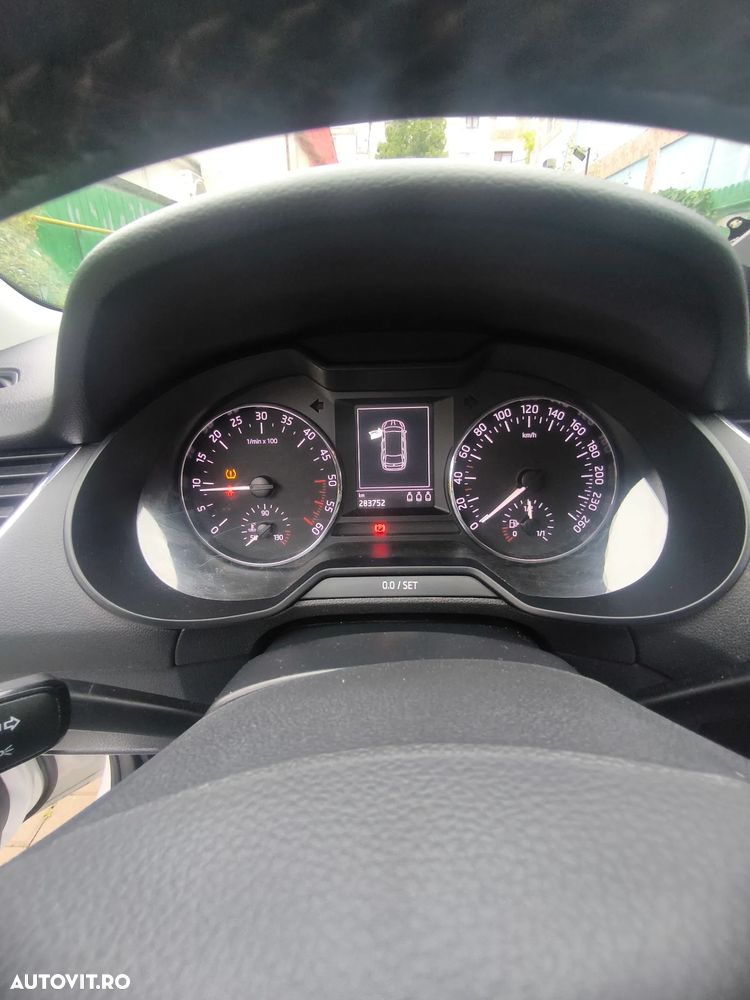 Skoda Octavia 2.0 TDI 4X4 Ambition - 6