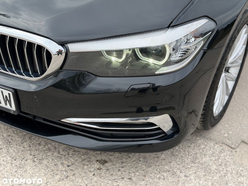 BMW Seria 5 530d xDrive Luxury Line - 9