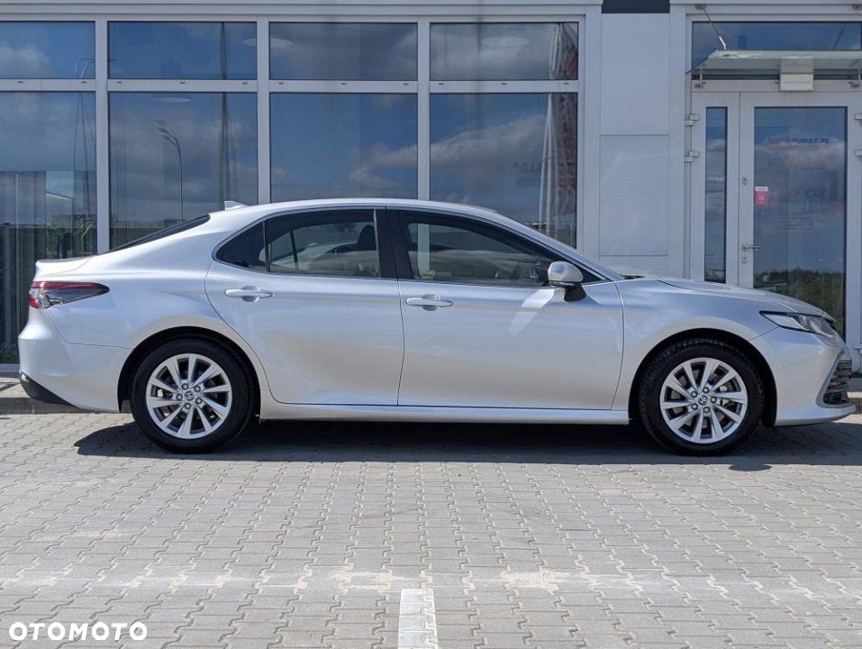 Toyota Camry - 5