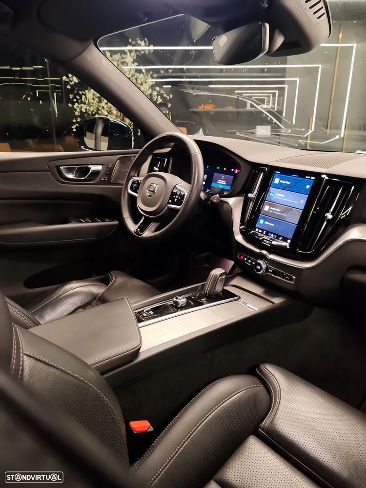 Volvo XC 60 T6 AWD Recharge Geartronic RDesign Expression - 9