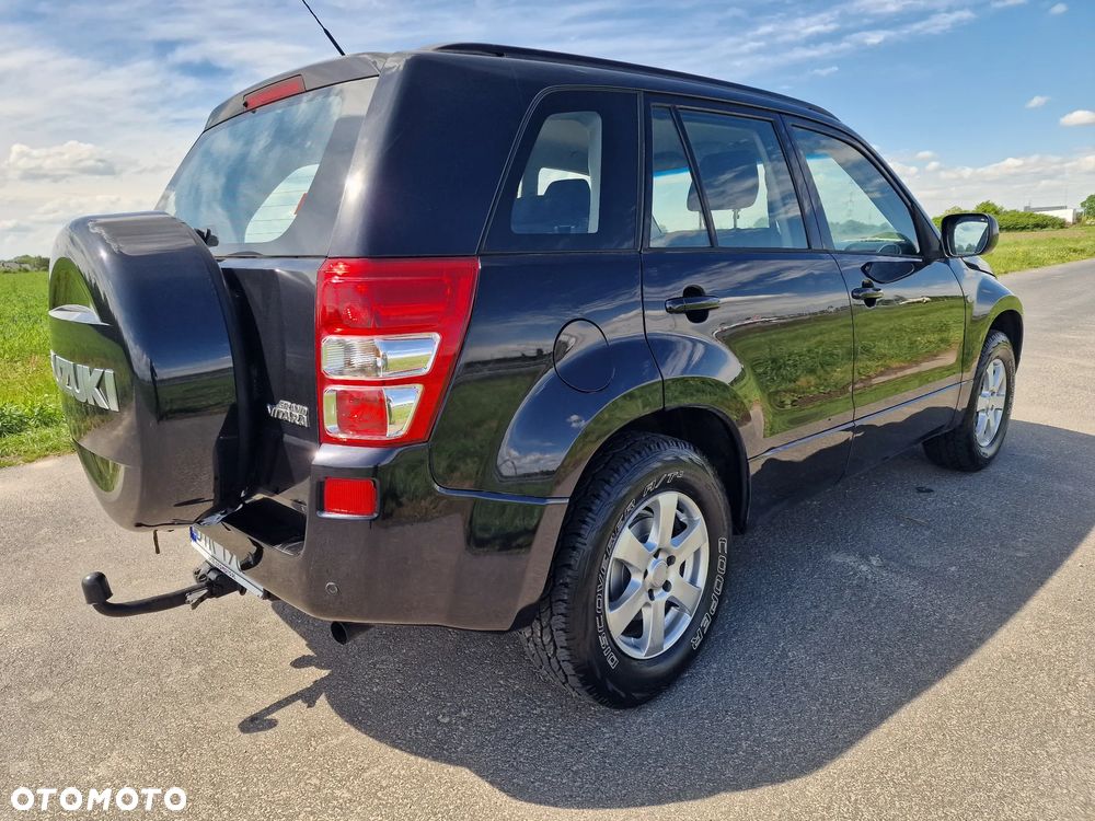 Suzuki Grand Vitara 2.0 - 22