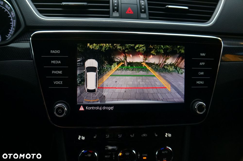 Skoda Superb 2.0 TDI 4x4 DSG SportLine - 27
