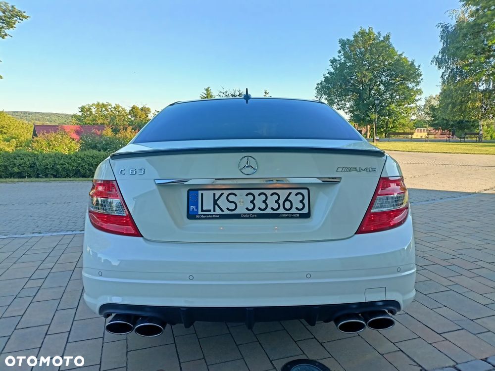 Mercedes-Benz Klasa C 63 AMG - 11