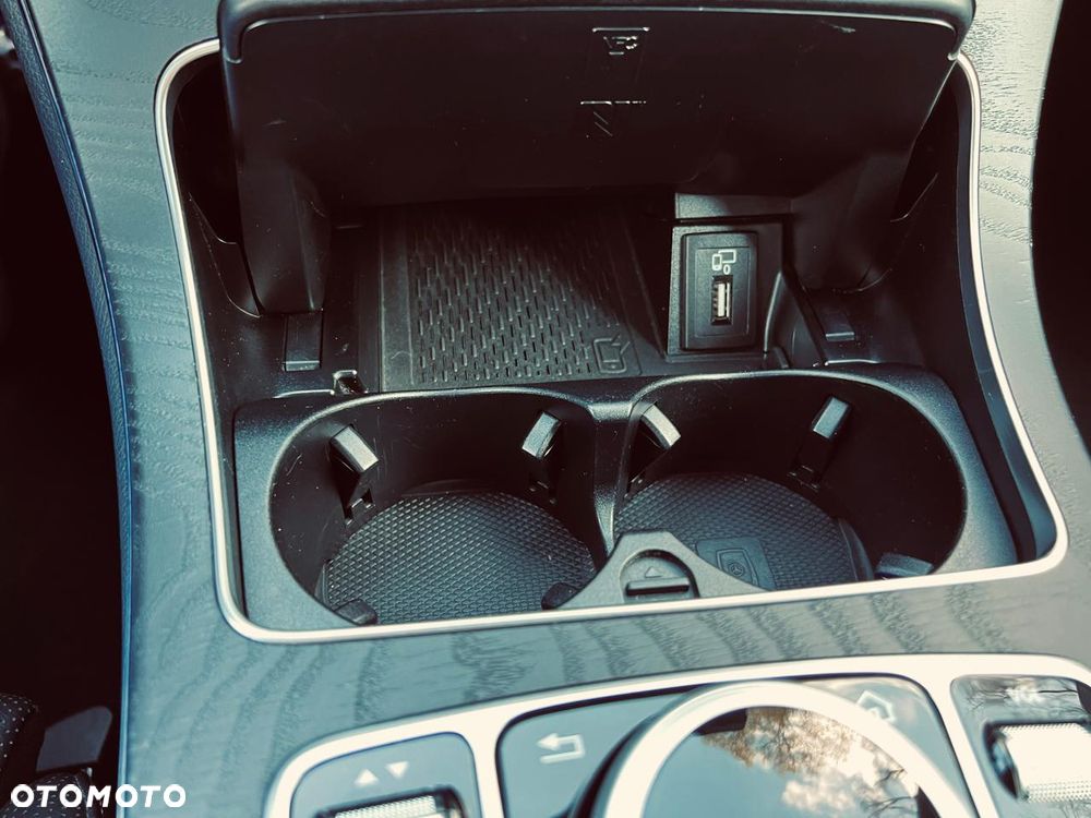 Mercedes-Benz Klasa C 220 d 4MATIC 9G-TRONIC - 22