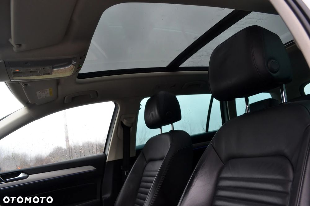 Volkswagen Passat ver-variant-plug--in--hybrid-gte - 17