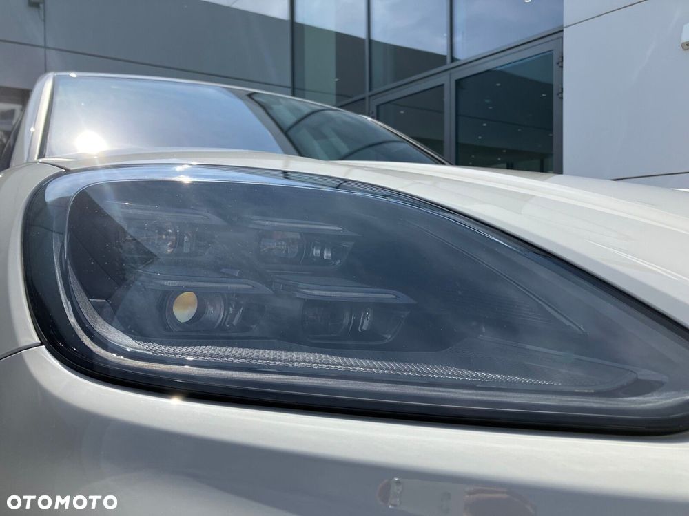 Porsche Cayenne - 11