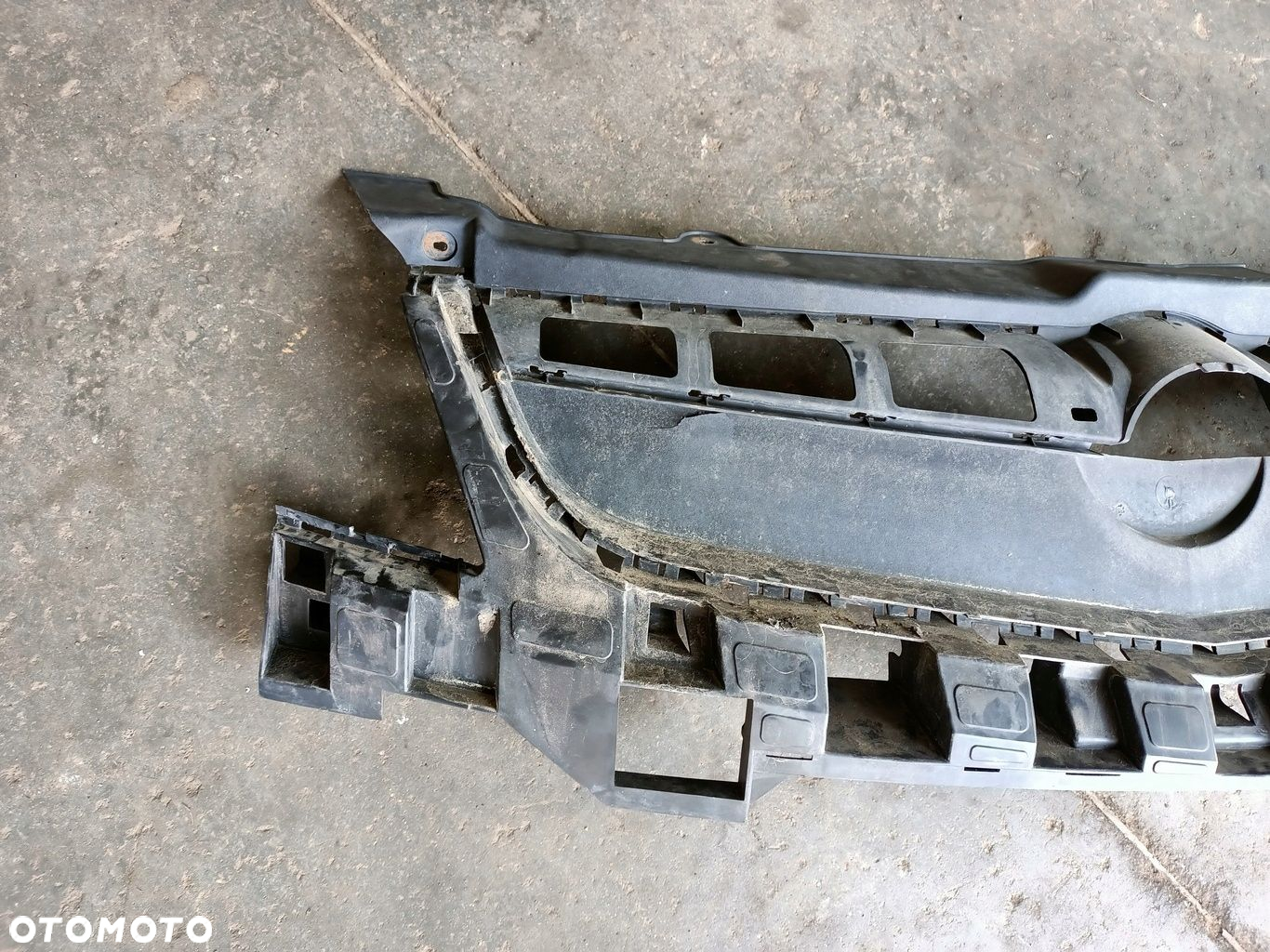MOCOWANIE ATRAPY CHŁODNICY OPEL VECTRA C LIFT - 2
