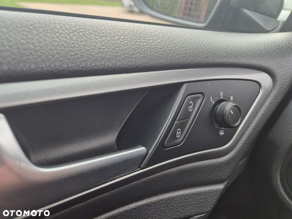 Volkswagen Golf - 18