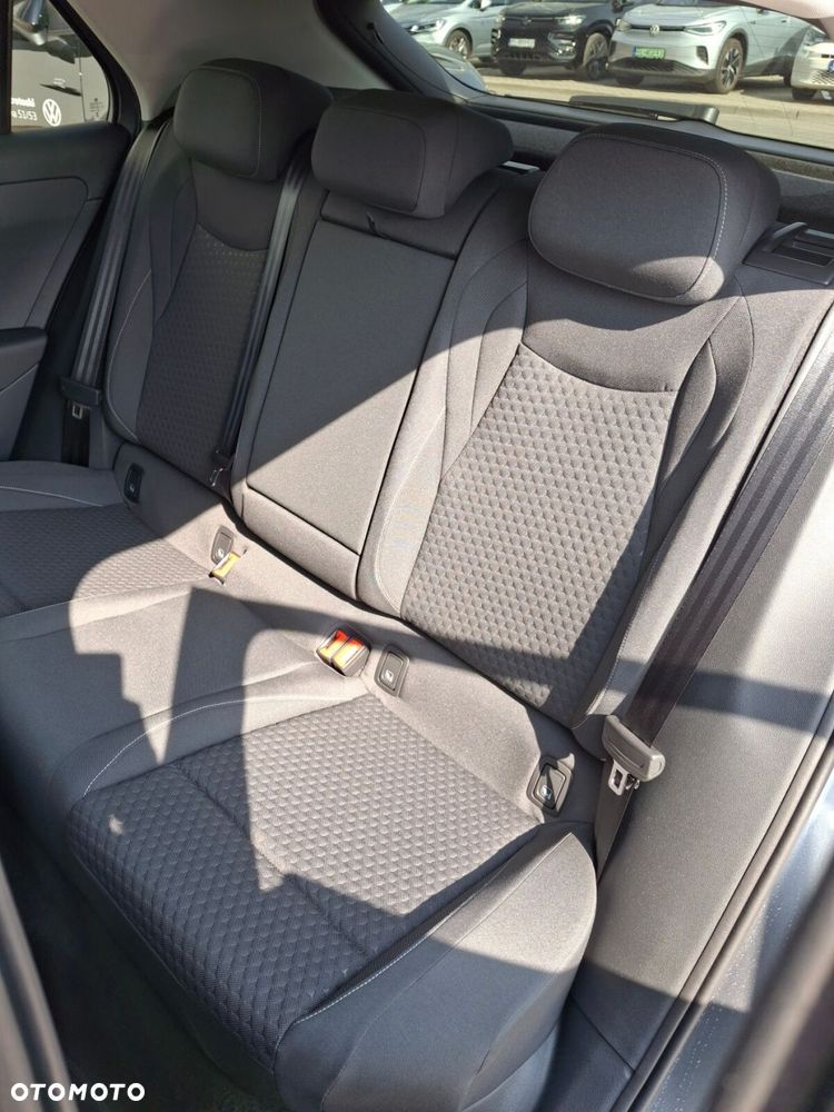 Volkswagen T-Roc - 16