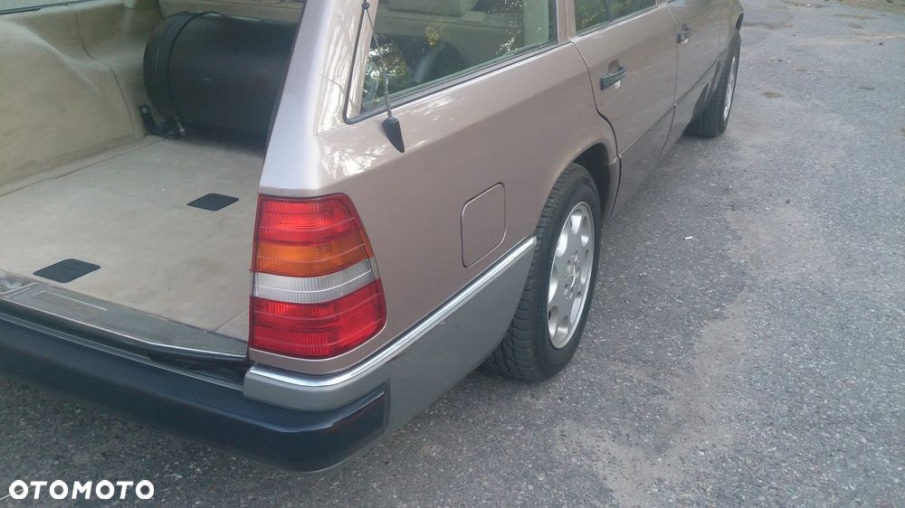 Mercedes-Benz Klasa E - 18