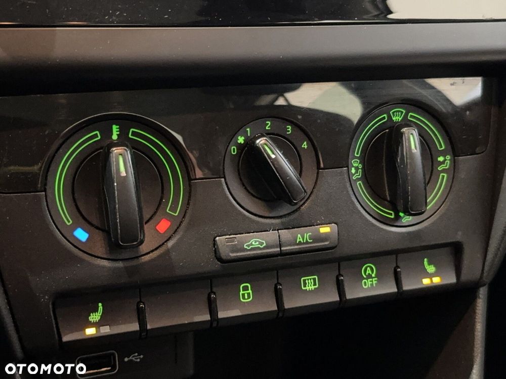 Skoda RAPID 1.0 TSI Ambition - 27