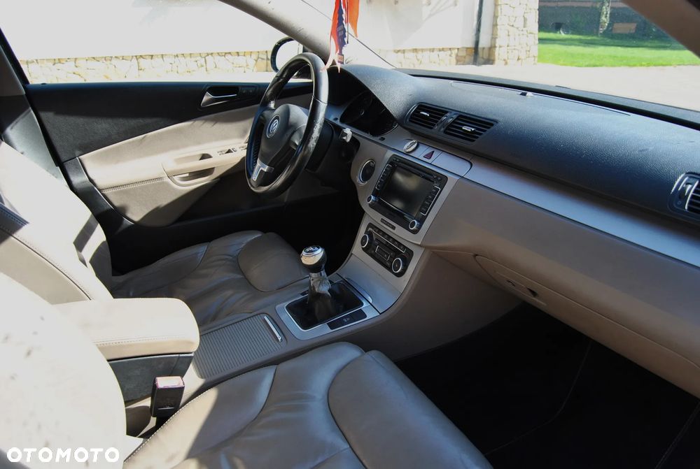 Volkswagen Passat 1.6 TDI DPF BlueMotion Technology Highline - 7