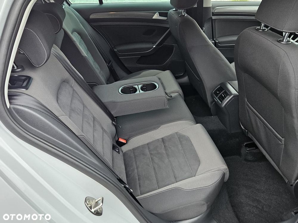 Volkswagen Golf 1.6 TDI SCR Comfortline - 22