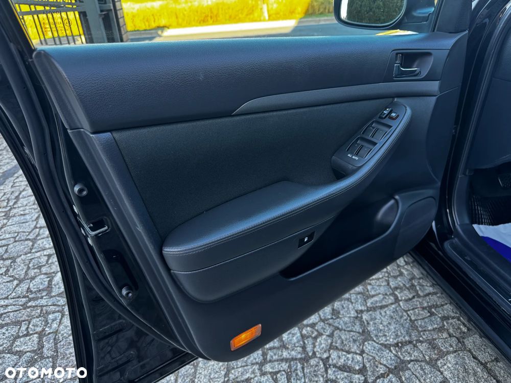 Toyota Avensis 1.8 VVT-i Executive - 25