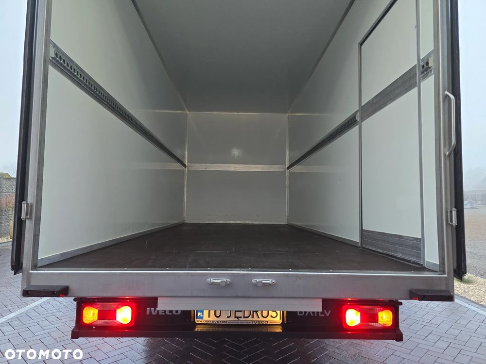 Iveco DAILY DAILY 50C16 KONTENER IZOTERMICZNY 10PALET 4,91cmDługi  2,11cmSzeroki  2,31cmWysoki  SALON PL 106 Tyś km STAN JAK NOWY NA GWARANCJI TEMPOMAT FOTEL PNEŁMATYCZNY KLIMATYZACJA AUTOMATYCZNA - 14