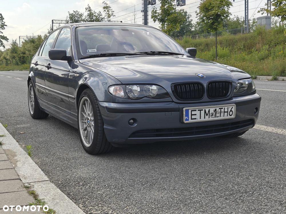 BMW Seria 3 325i - 3
