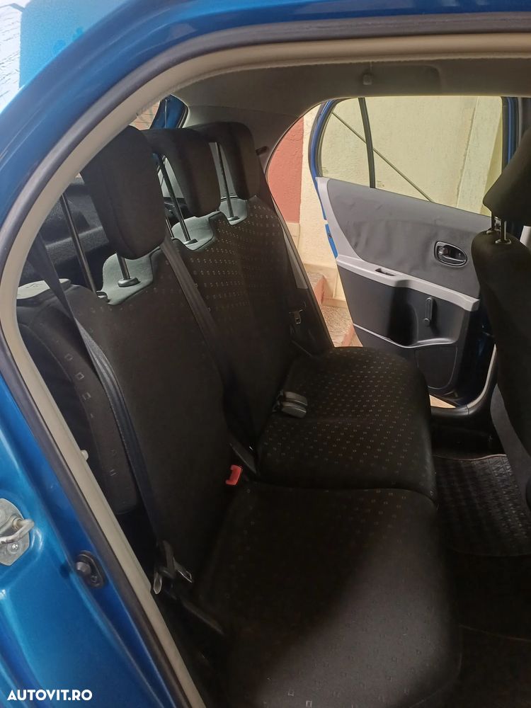 Toyota Yaris 1.3 Luna - 4