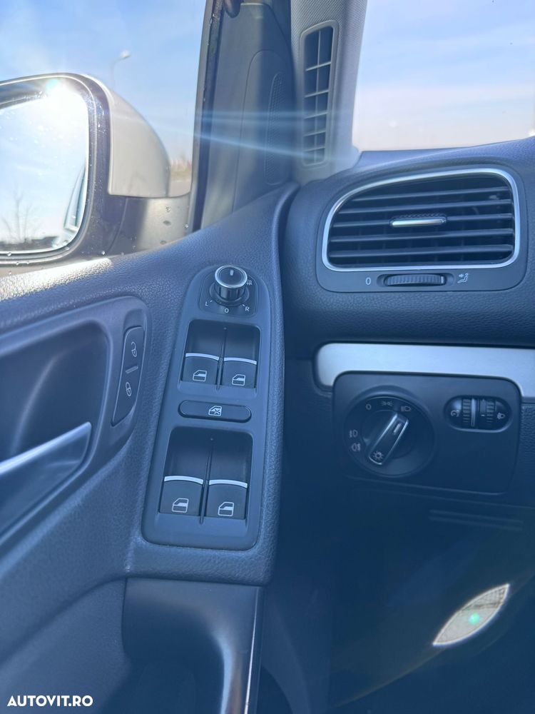 Volkswagen Golf - 10